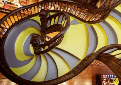 Partnership with PANTONE® turns the iconic staircase of Livraria Lello yellow and gray